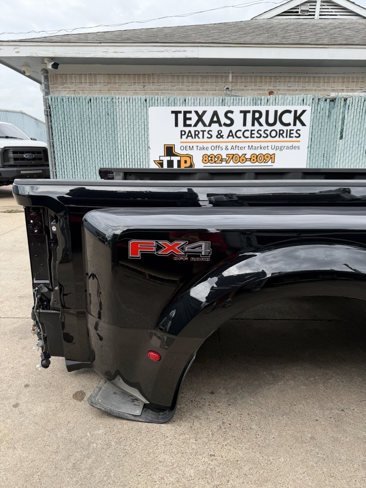 2023-2026 Ford F350 F450 Dually Bed 8FT Agate Black King Ranch Two Tone OEM - Image 4