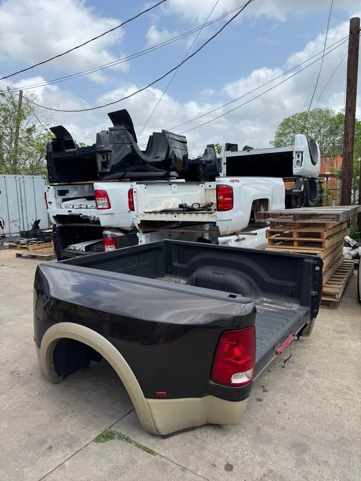2010-2018 Ram 3500 Mega Cab dually bed — 6 ft 4 in short DRW configuration