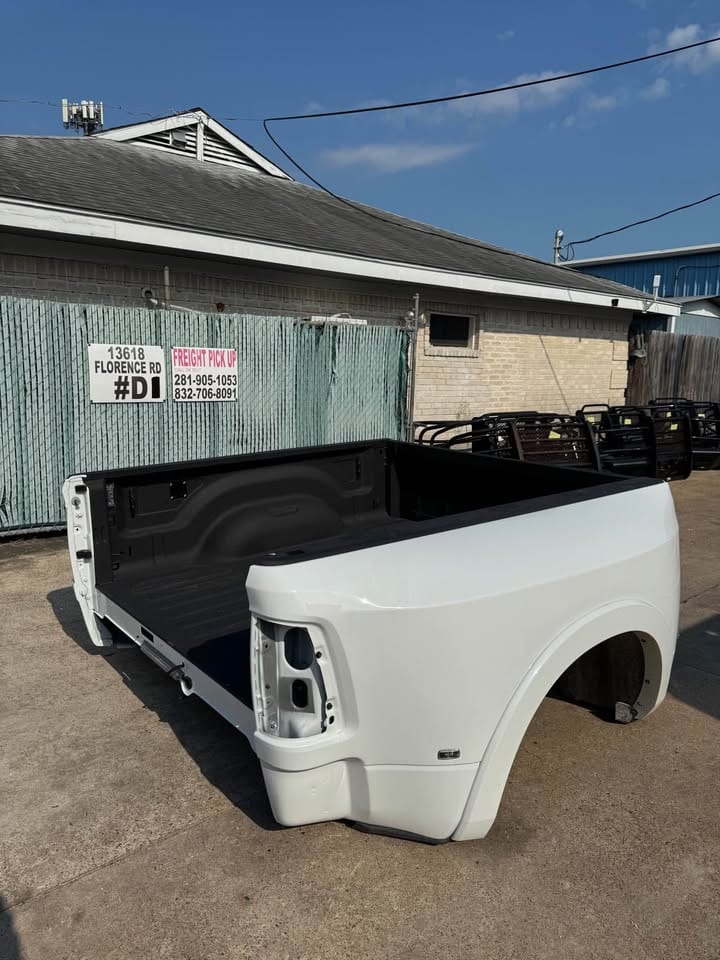 2019-2025 Ram 3500 Mega Cab dually bed Bright White