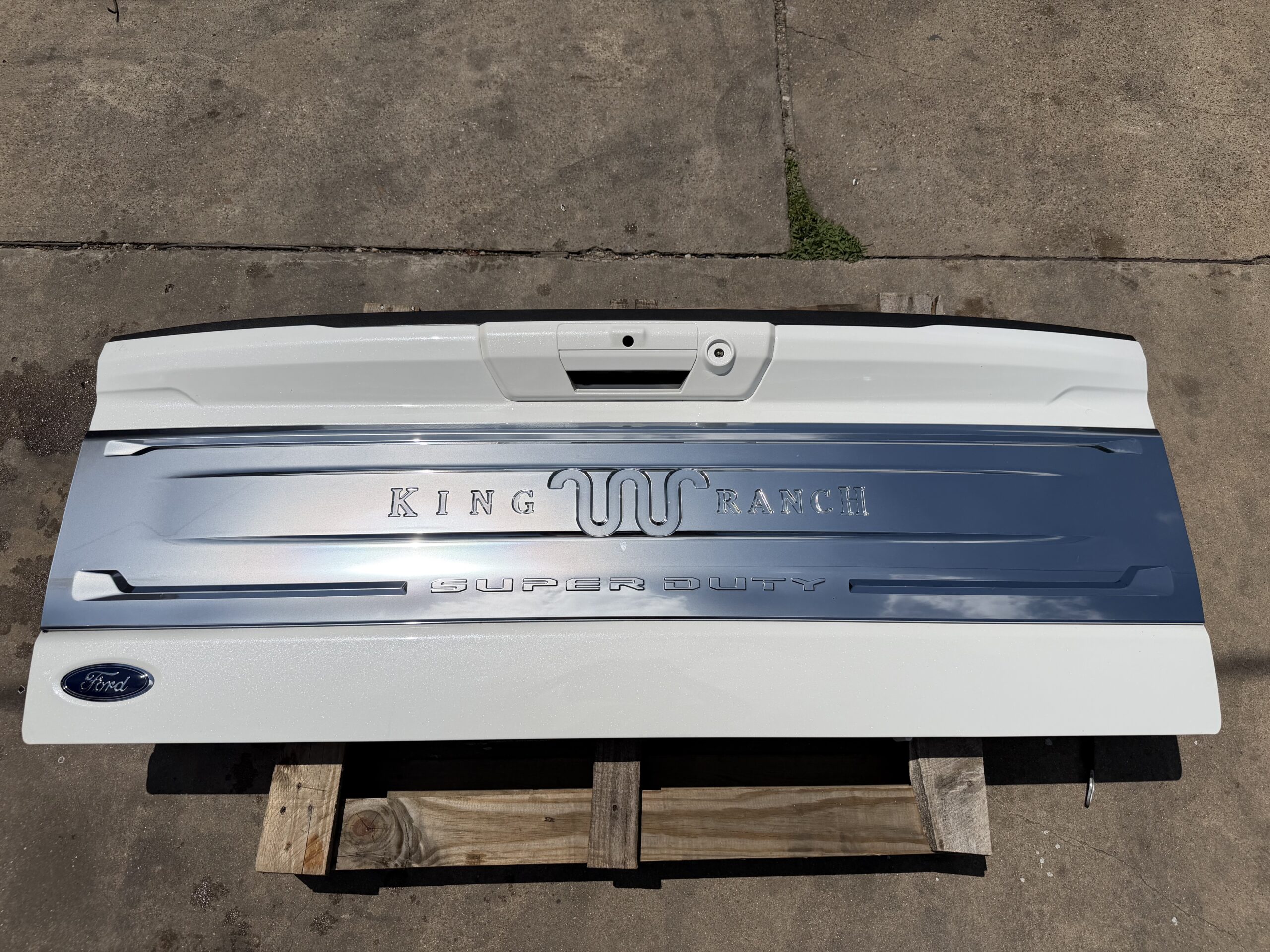 2023-2026 Ford F-250 King Ranch OEM take-off tailgate