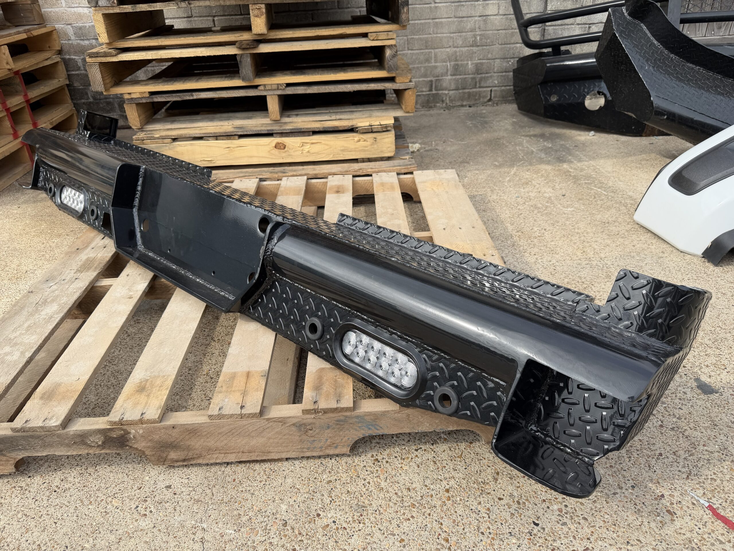 One Source Ford F250 bumper — detail photo 6