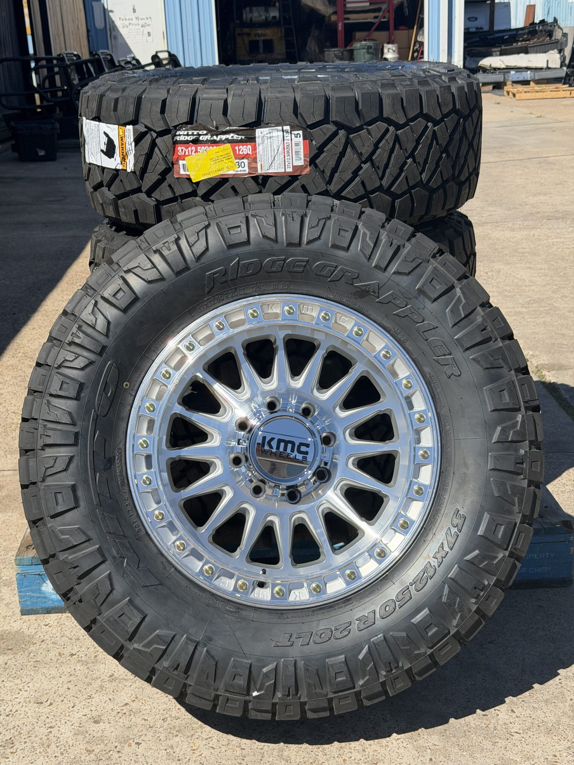 KMC IMS KM552 wheels — machined finish detail