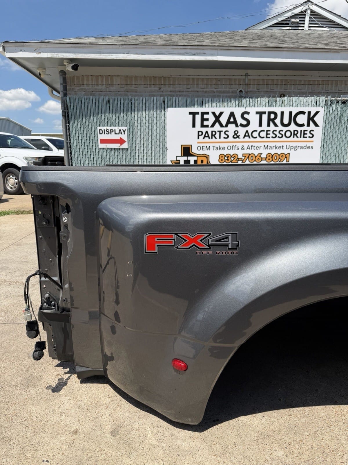 Ford F350 dually bed — color and finish detail
