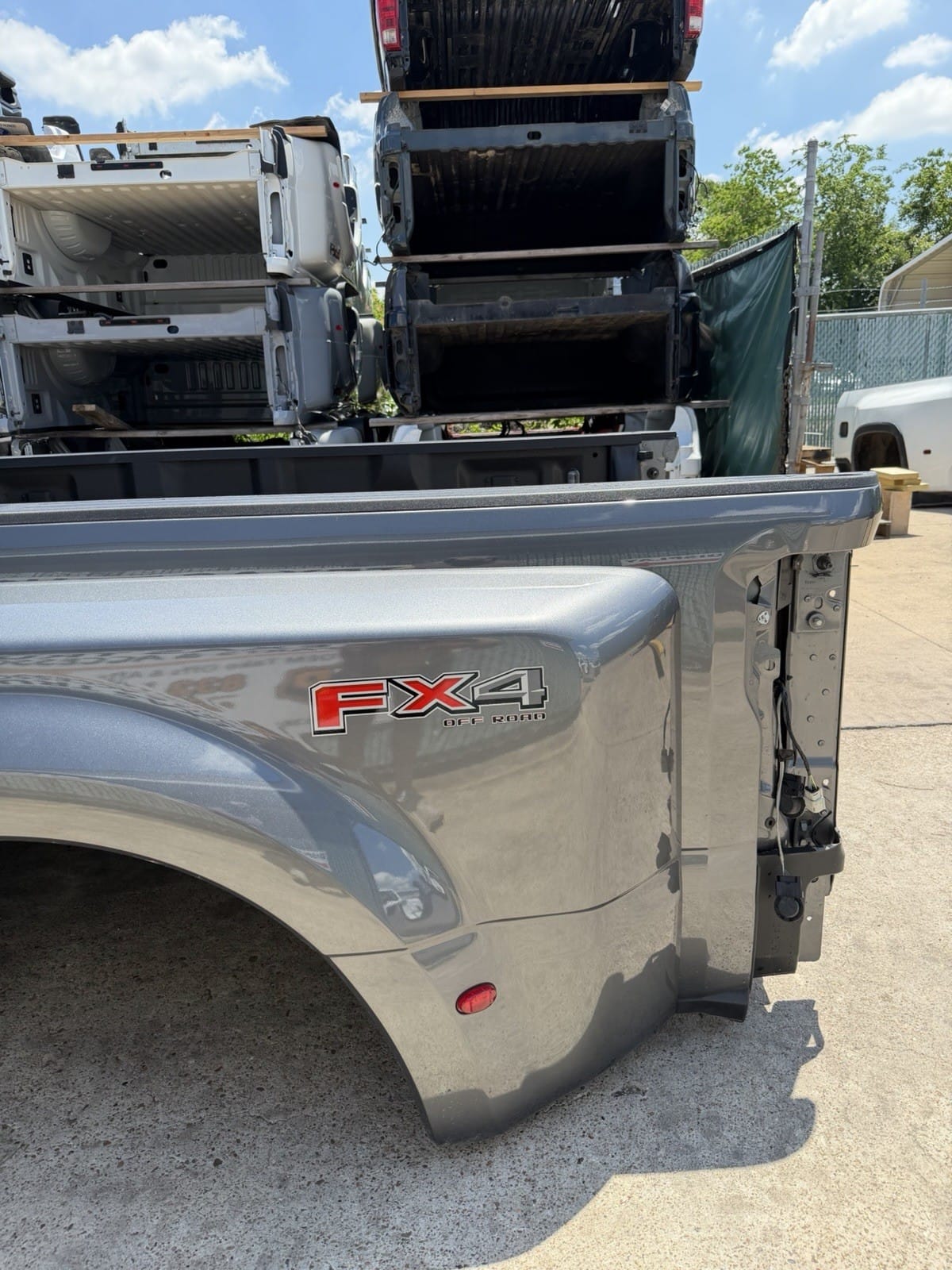Ford F350 dually bed — photo 15