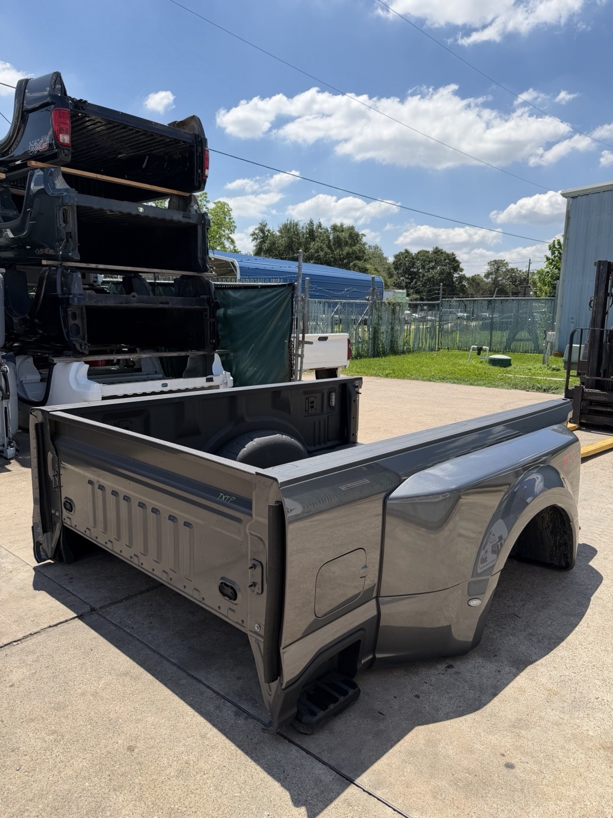 Ford F350 dually bed — photo 16