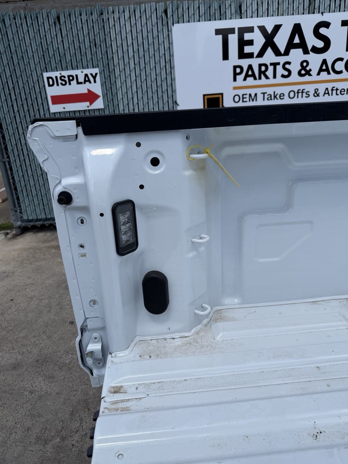Chevy SILVERADO dually bed — close-up detail