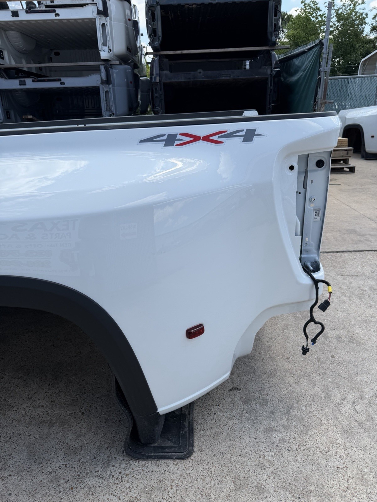 Chevy SILVERADO dually bed — installation reference