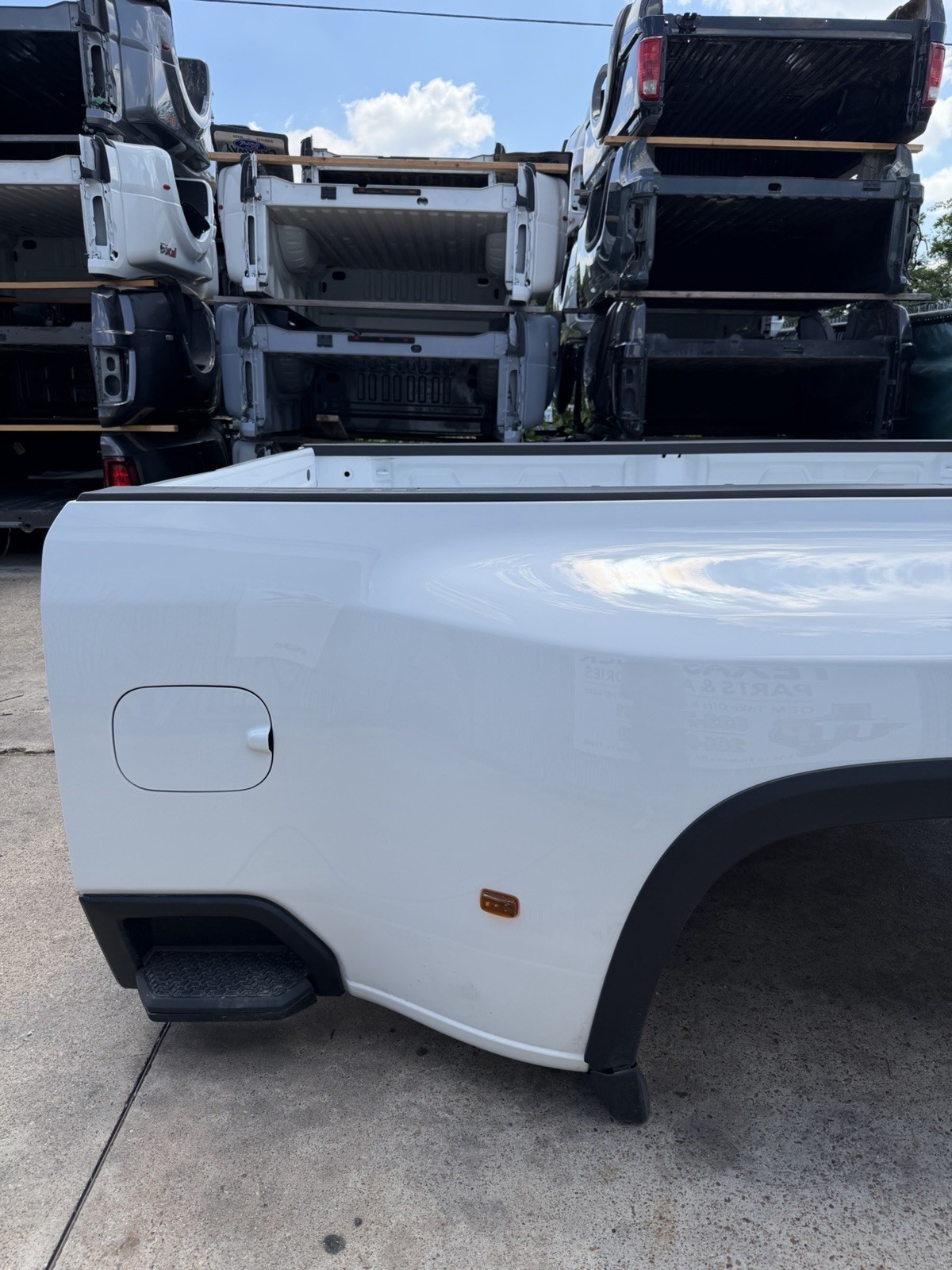 Chevy SILVERADO dually bed — photo 12