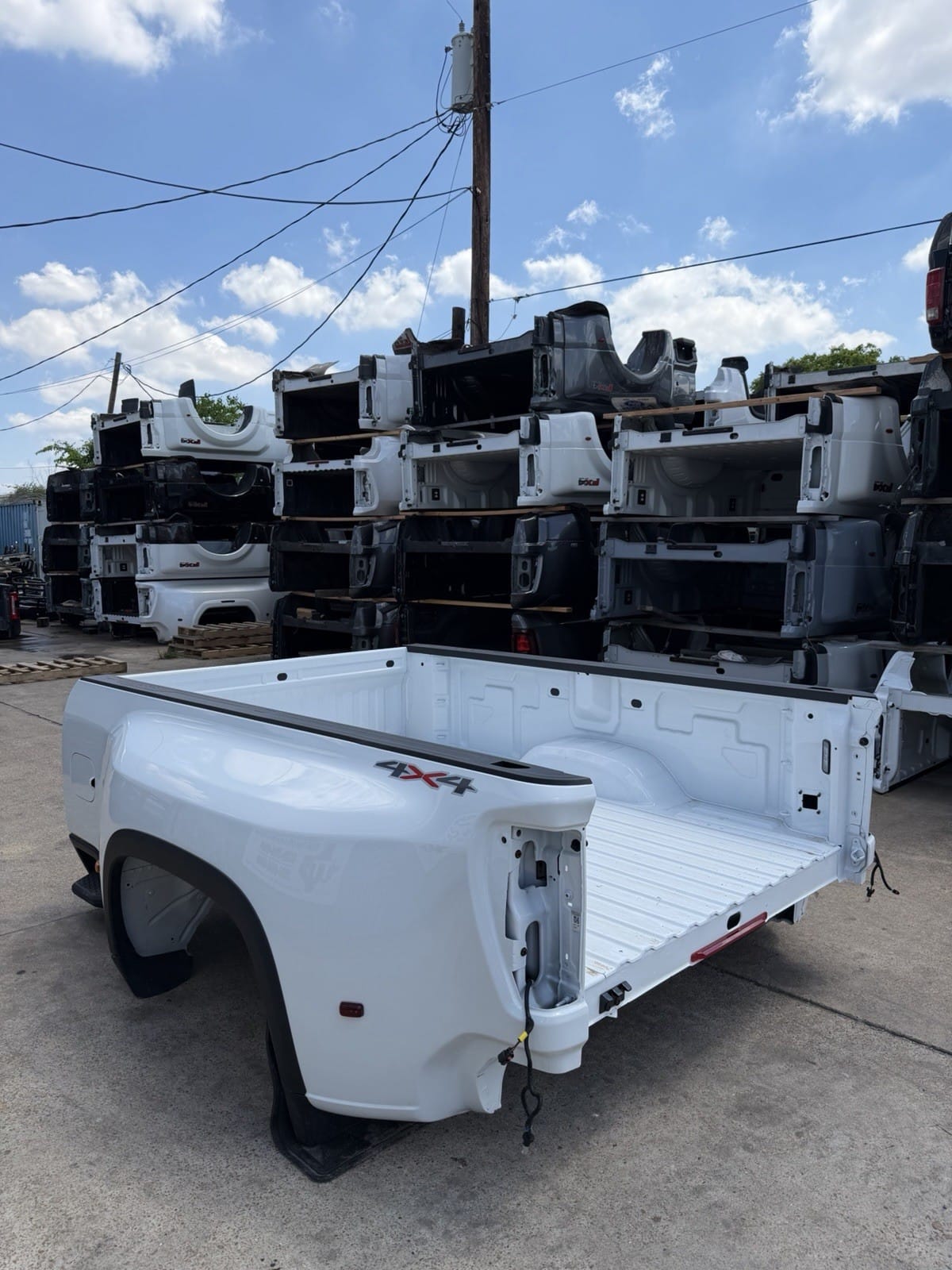 Chevy SILVERADO dually bed — photo 14