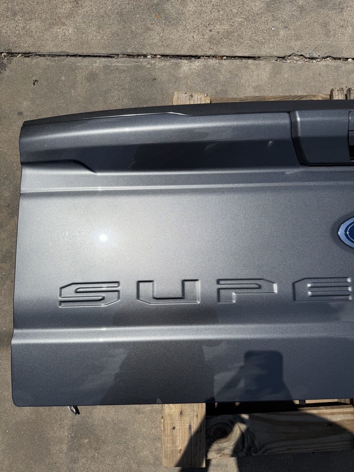 Ford F250 tailgate — close-up detail