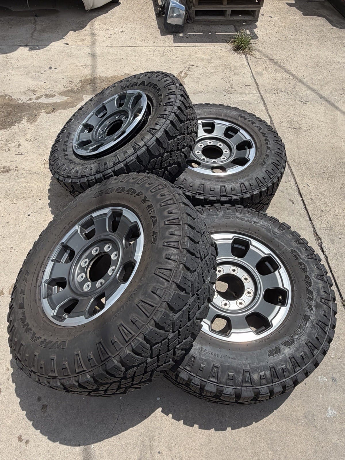 Ford F250/F350 18" OEM wheels