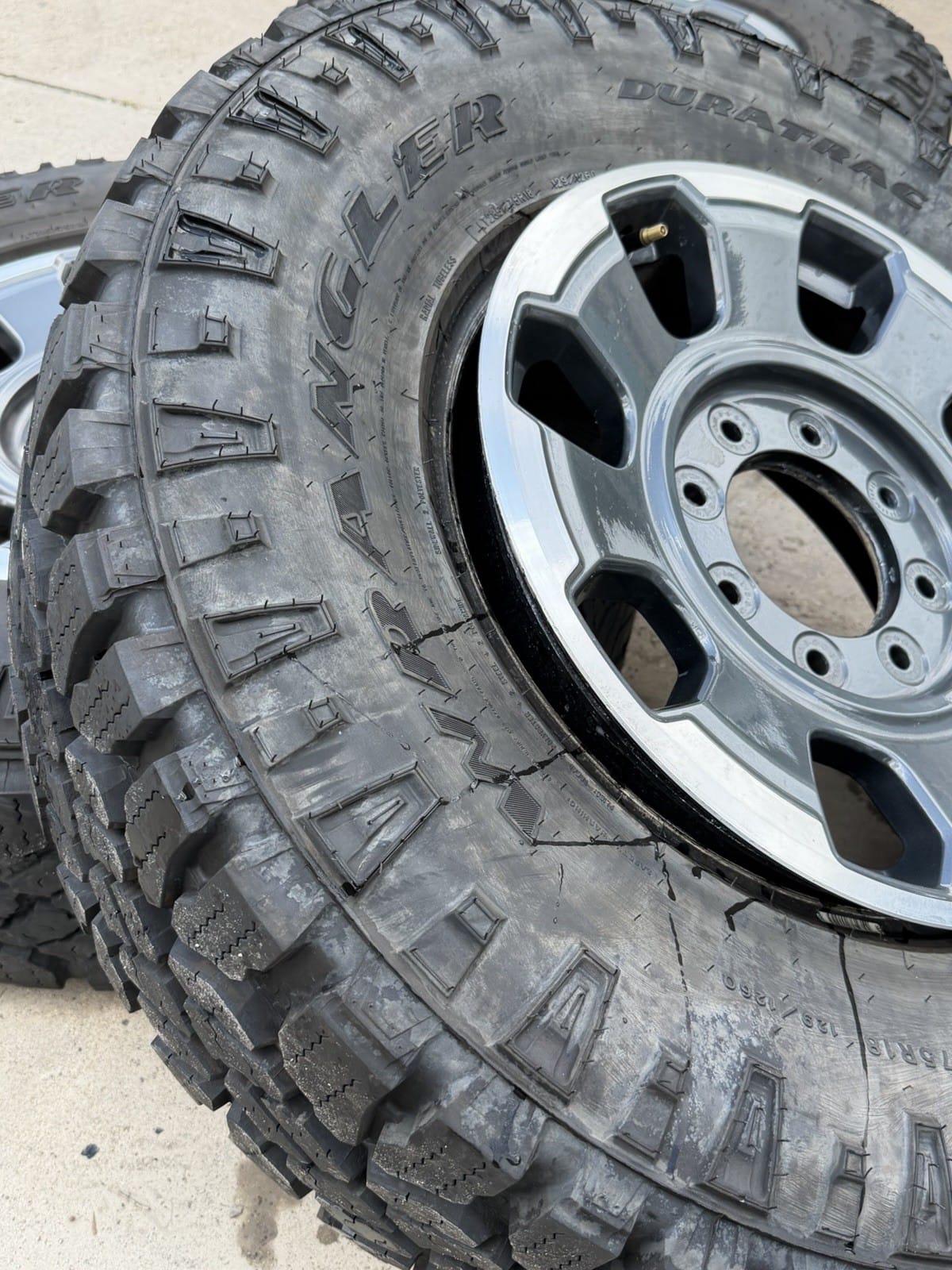 Goodyear LT285/75R18 tires on Ford F250/F350 wheels