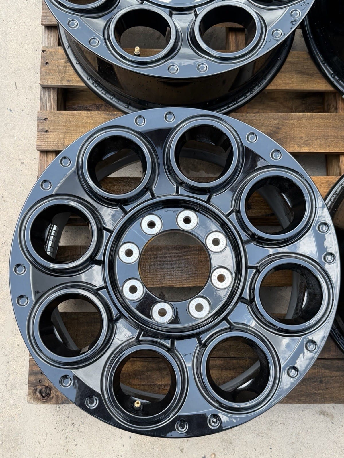 Ford F250/F350 20"x8 OEM Wheel Set