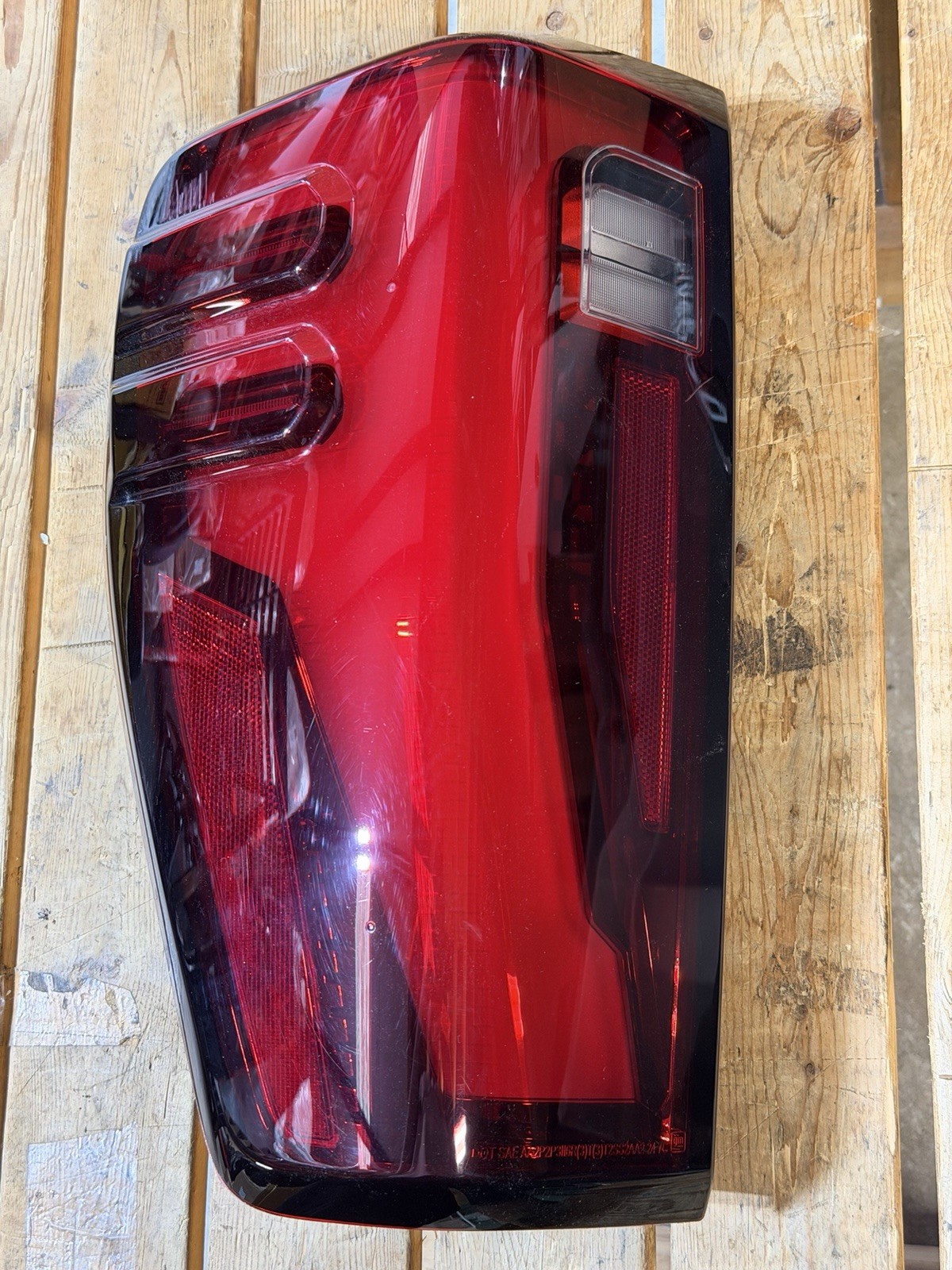 GMC 2500/3500 Tail Light