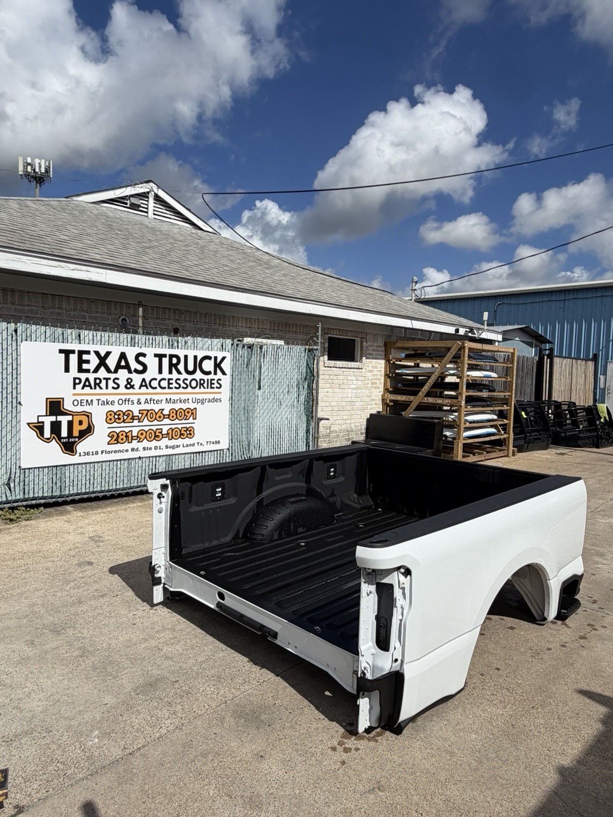 2023-2026 Ford F250/F350 Oxford White Truck Bed
