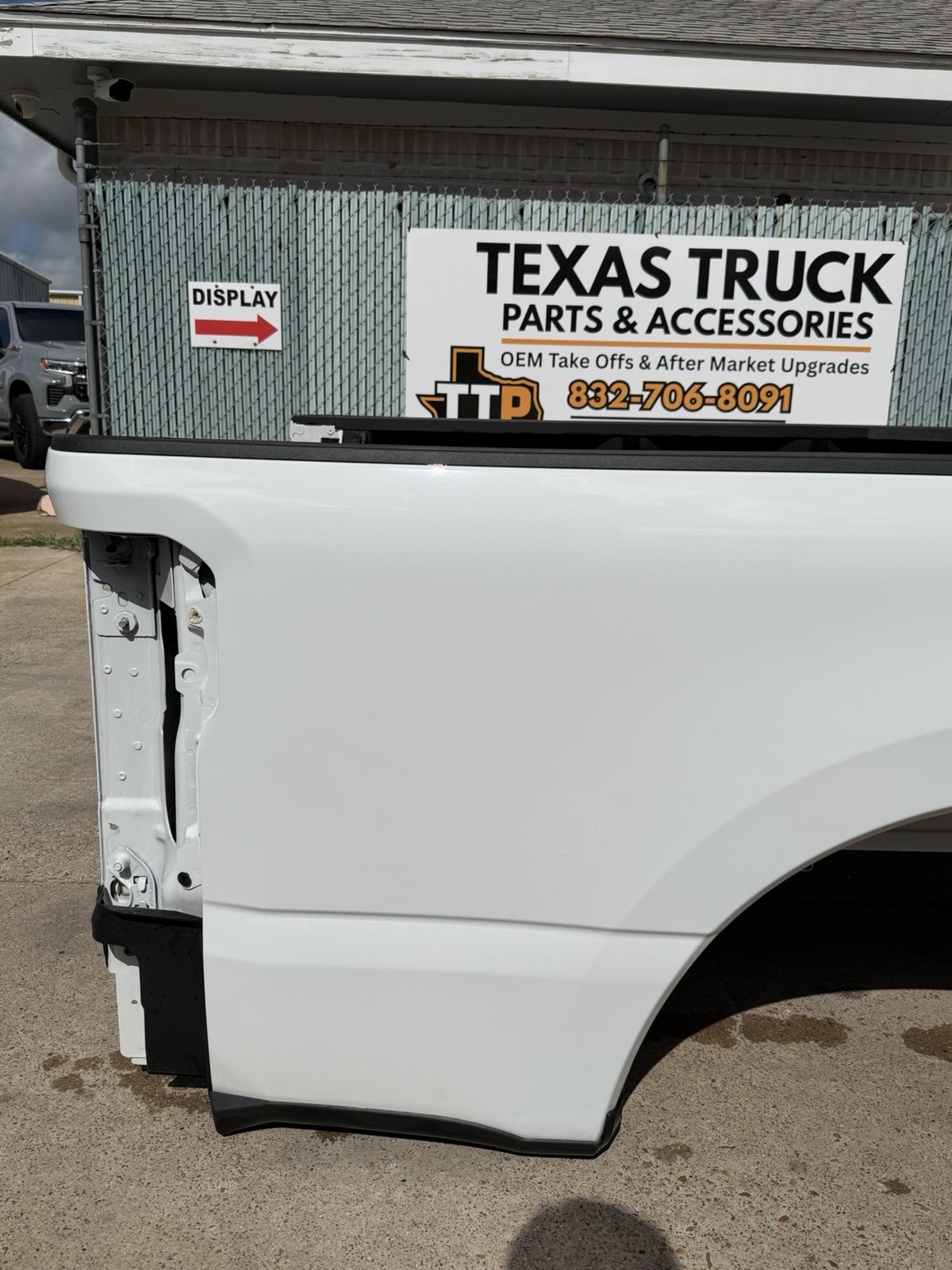 2023-2026 Ford F250/F350 Oxford White Truck Bed