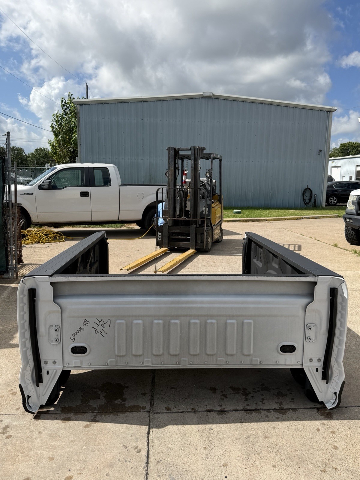 2023-2026 Ford F250/F350 Truck Bed — OEM take-off
