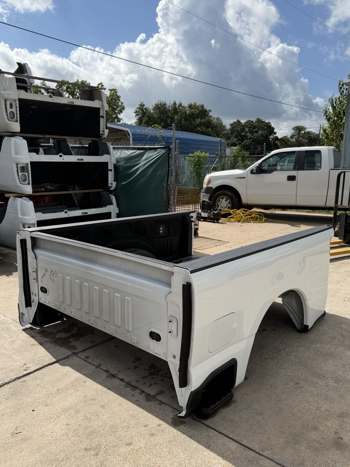Oxford White Ford F250/F350 Truck Bed