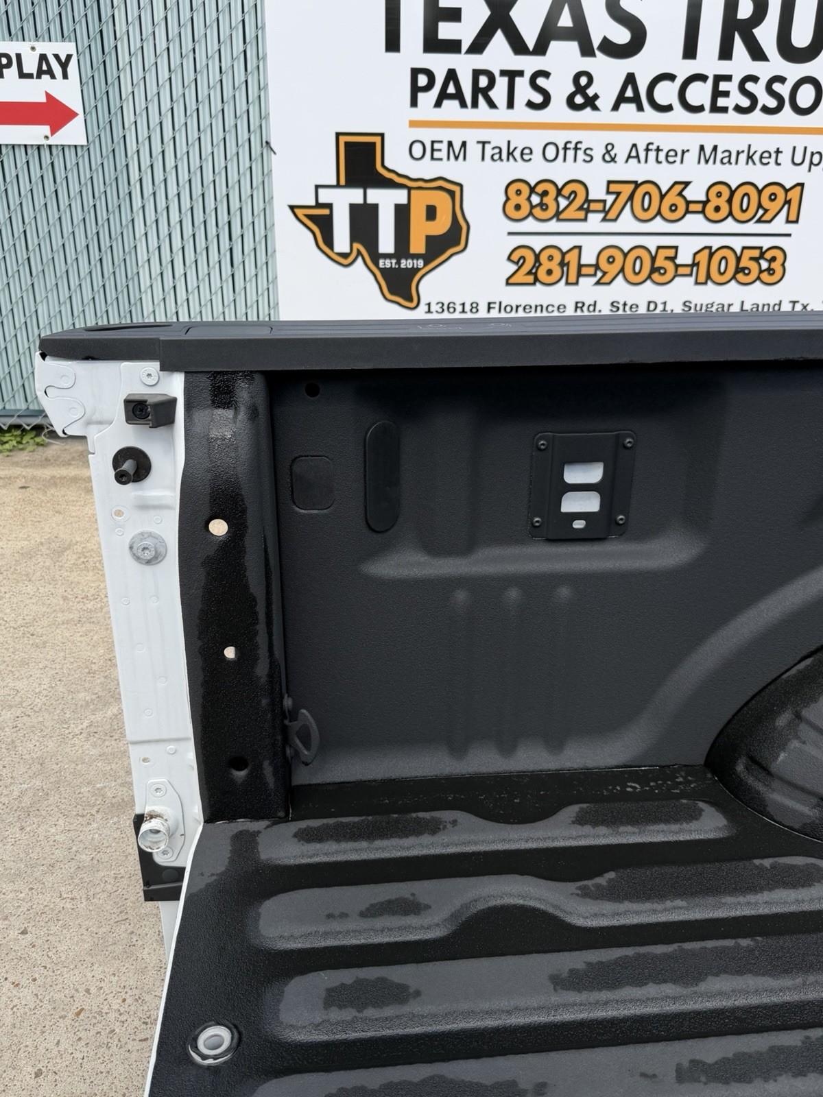 2023-2026 Ford F250/F350 Oxford White Truck Bed