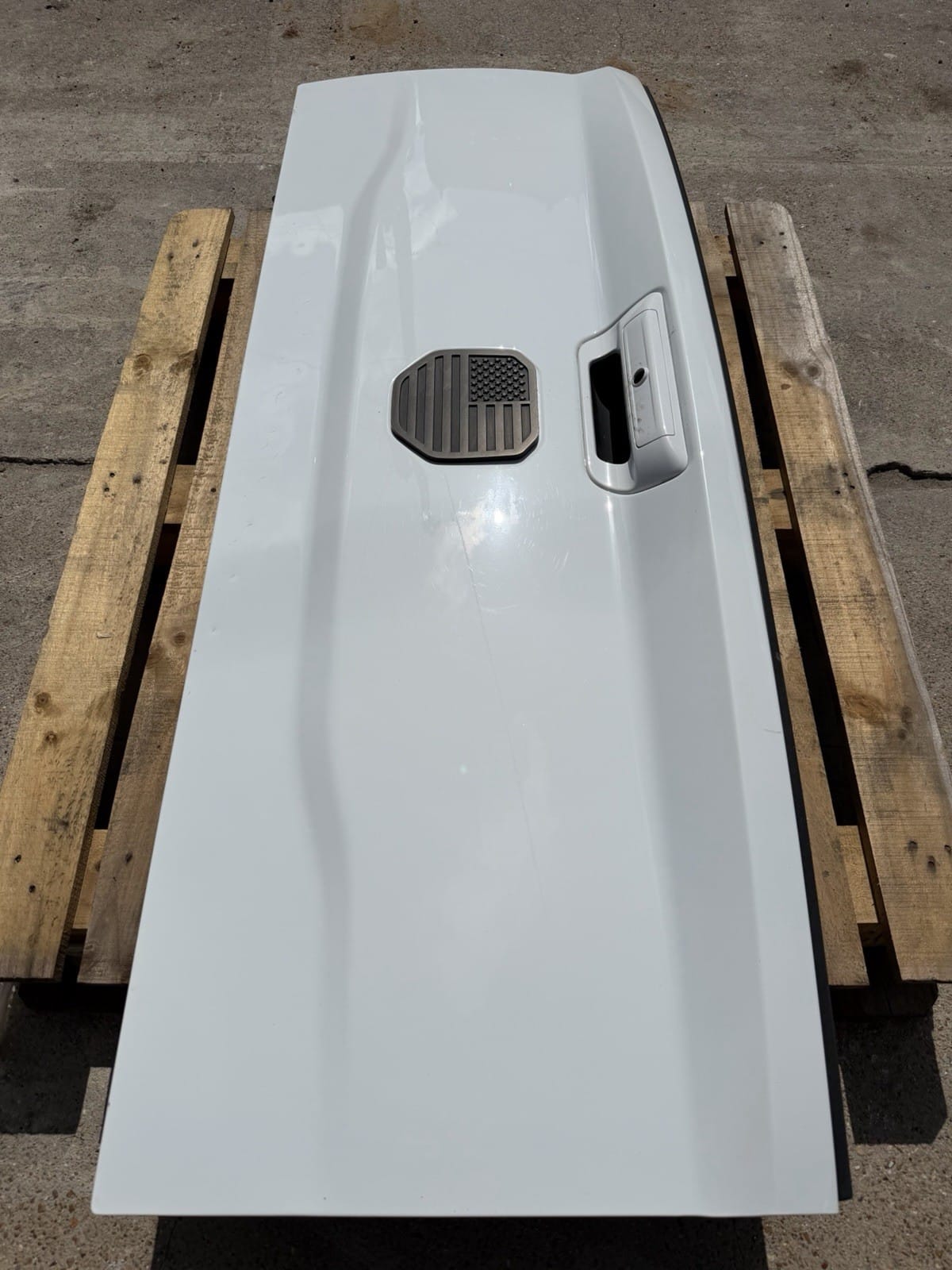 Bright White Ram 2500/3500 Tailgate