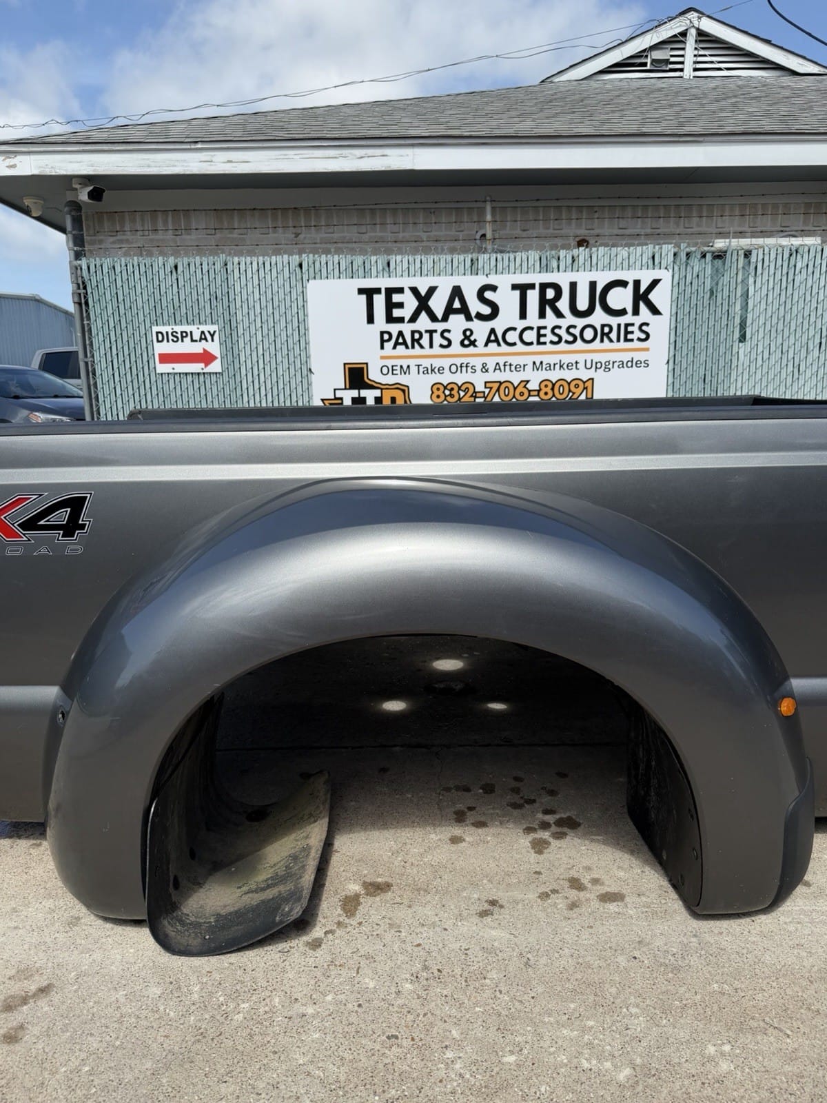 Magnetic Grey Ford F350/F450 Truck Bed