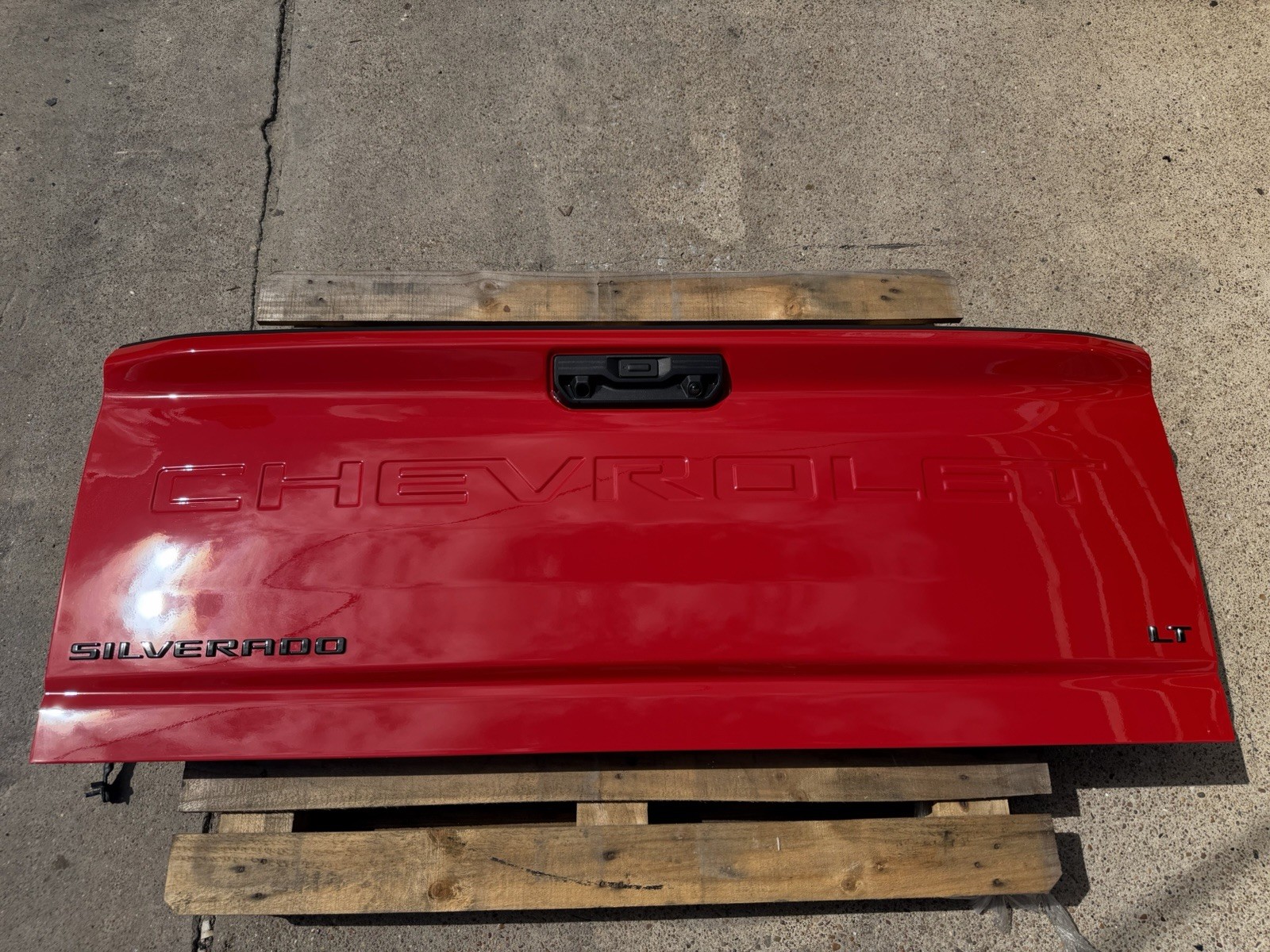 2020-2026 Chevy 2500/3500 Red Hot Tailgate