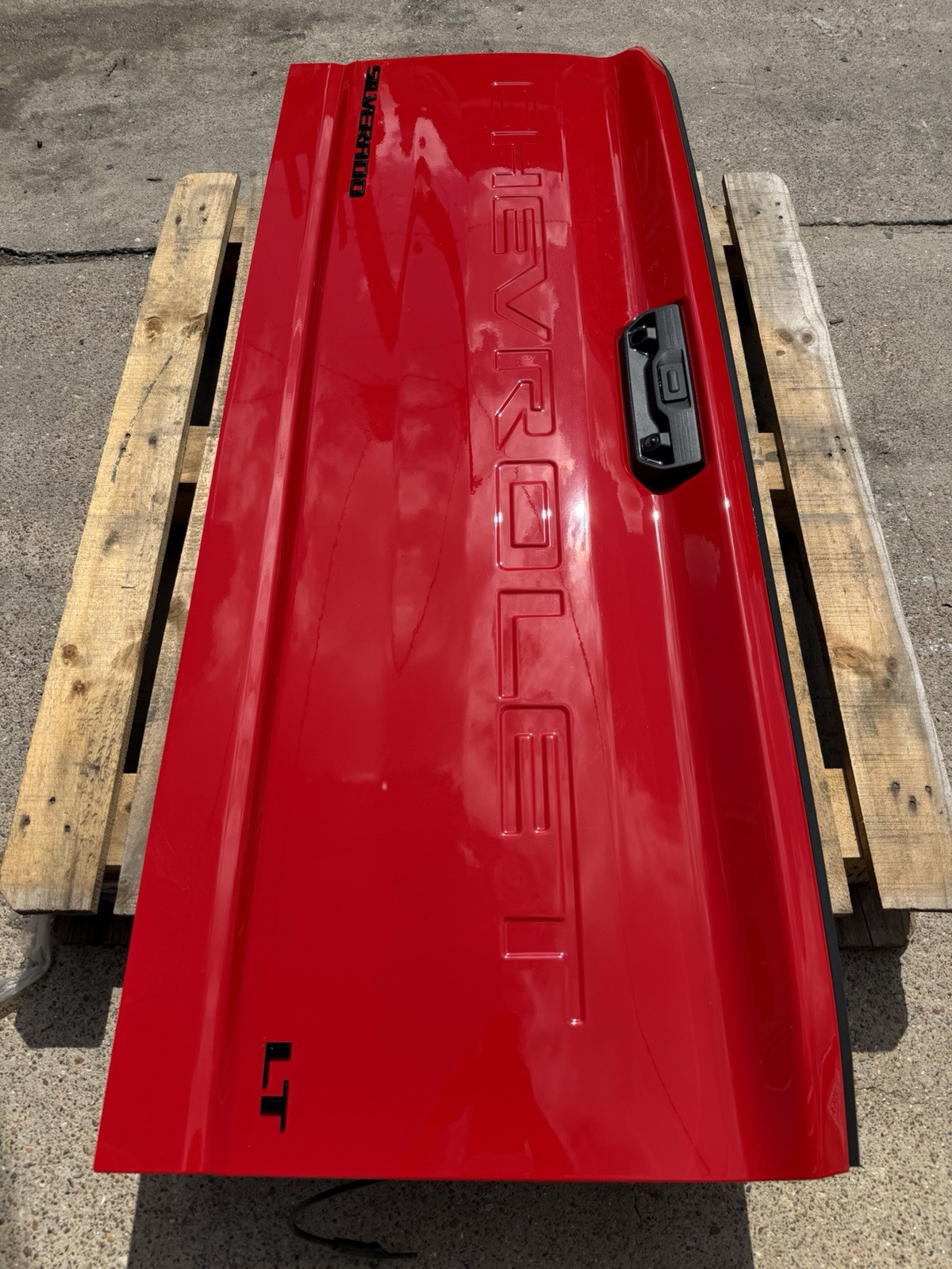 2020-2026 Chevy 2500/3500 Red Hot Tailgate