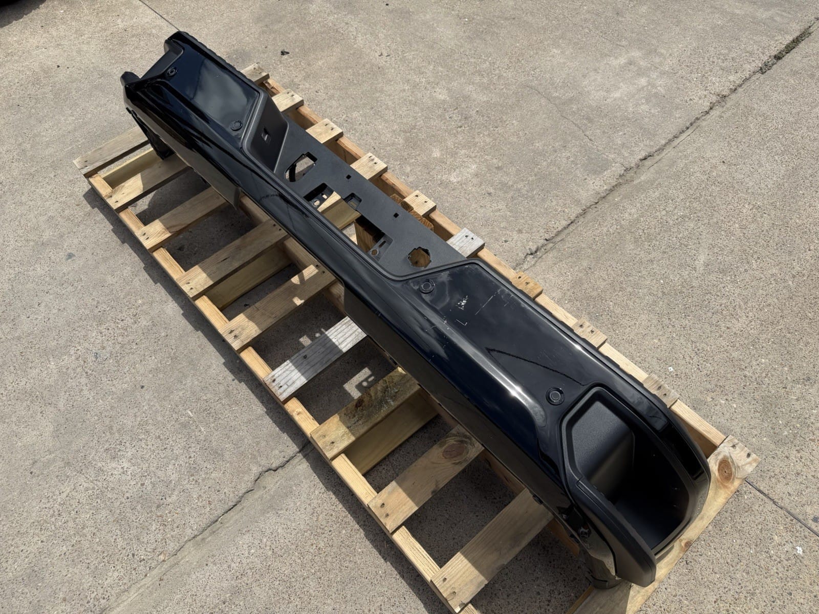 2020-2026 Chevy/GMC 2500/3500 Rear Bumper — OEM take-off