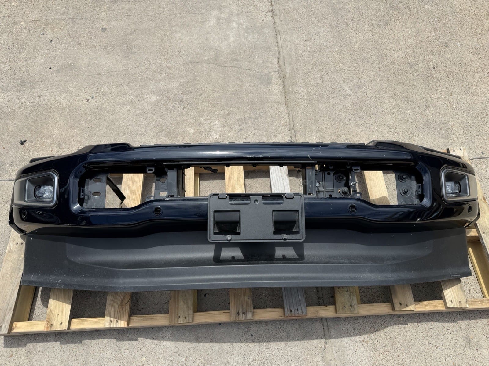 2023-2026 Ford F450/F550 Antimatter Blue Front Bumper