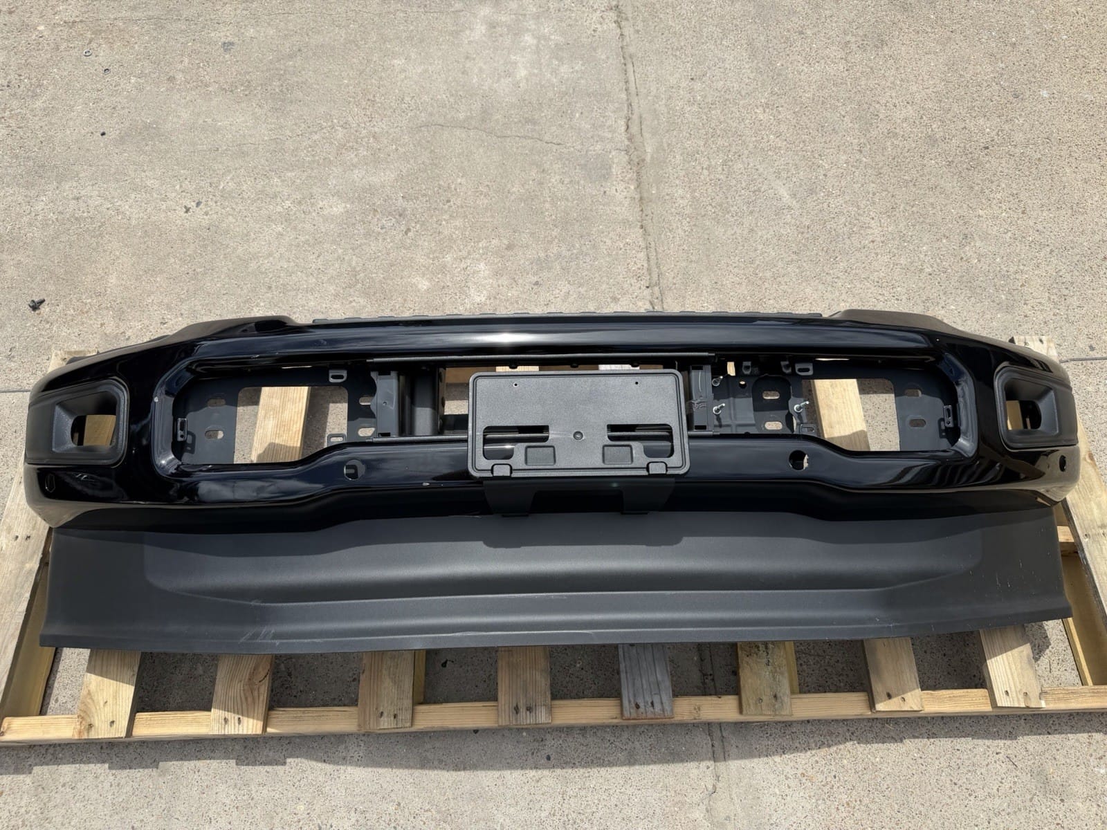 2023-2026 Ford F250/F350 Agate Black Front Bumper