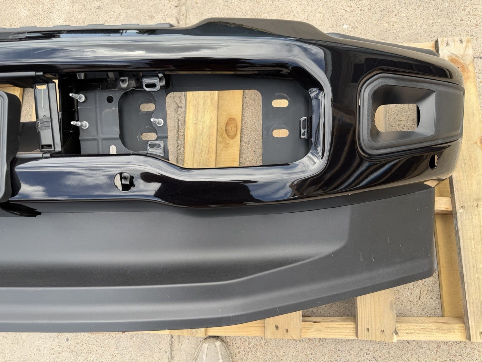 2023-2026 Ford F250/F350 Front Bumper — OEM take-off