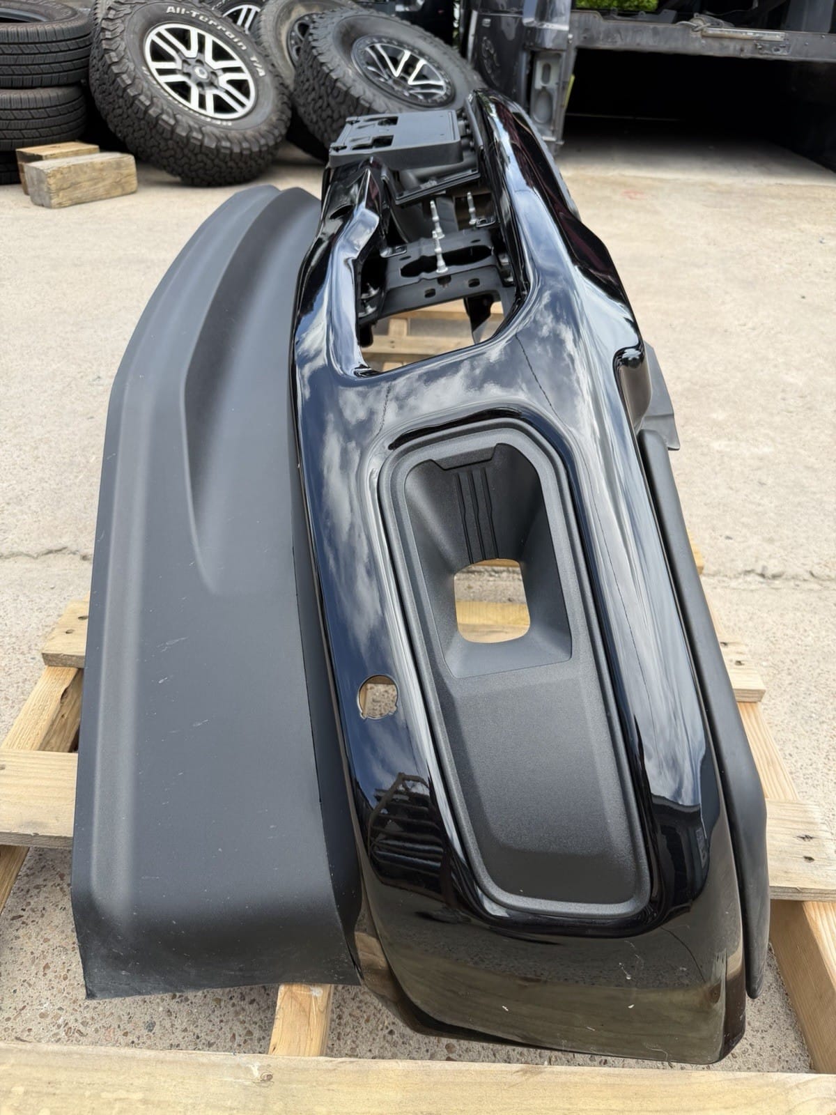 2023-2026 Ford F250/F350 Agate Black Front Bumper
