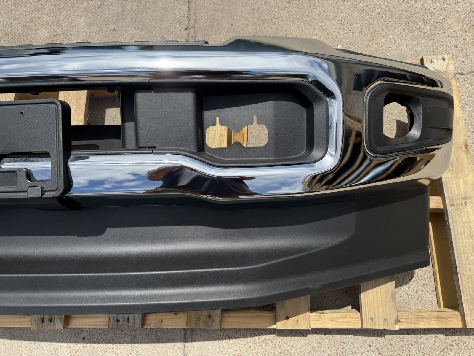 2023-2026 Ford F250/F350 Bumper — OEM take-off