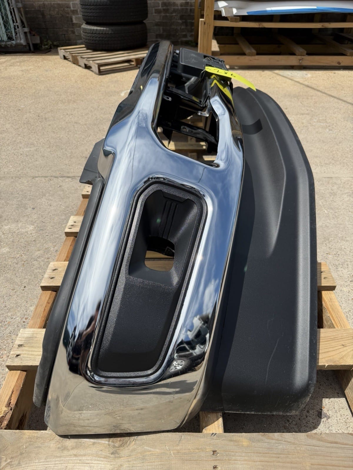 2023-2026 Ford F250/F350 Bumper — OEM take-off