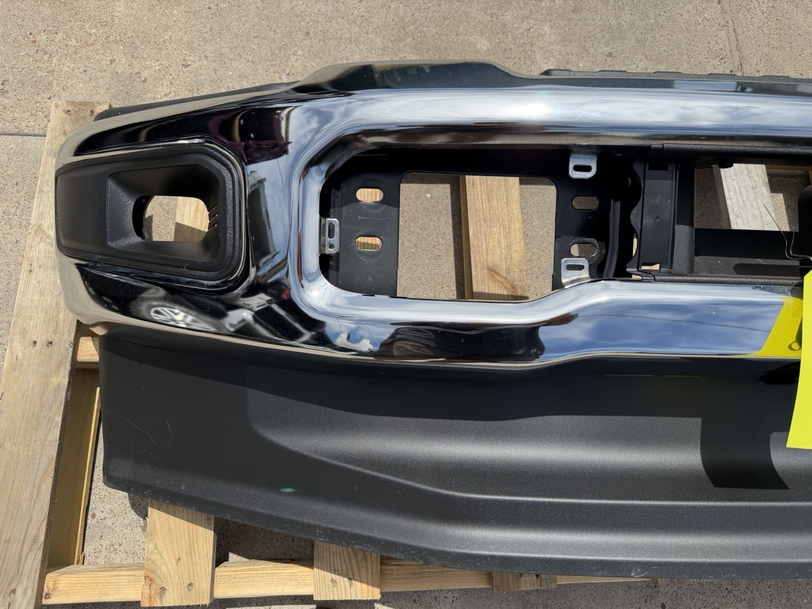2023-2026 Ford F250/F350 Bumper — OEM take-off