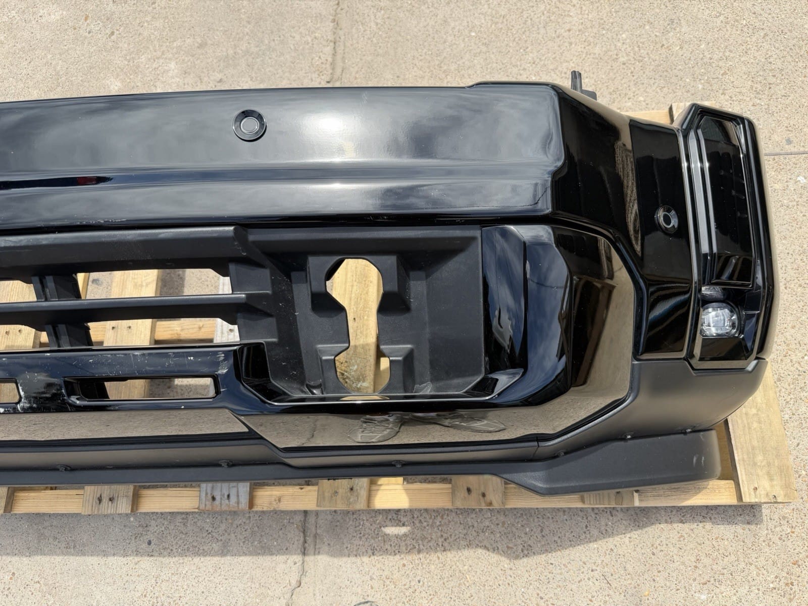 2024-2026 GMC 2500/3500 Front Bumper — OEM take-off