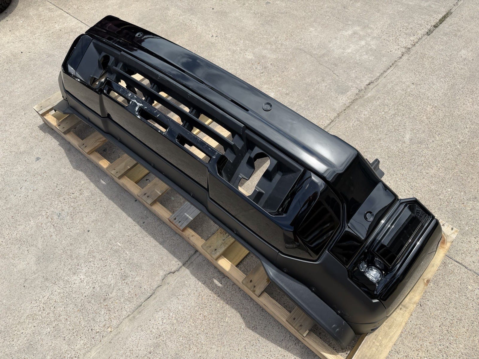 GMC 2500/3500 Front Bumper