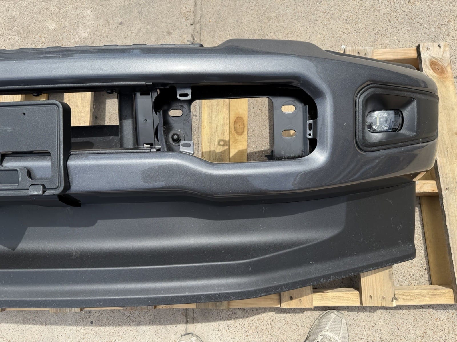 2023-2026 Ford F250/F350 Front Bumper — OEM take-off