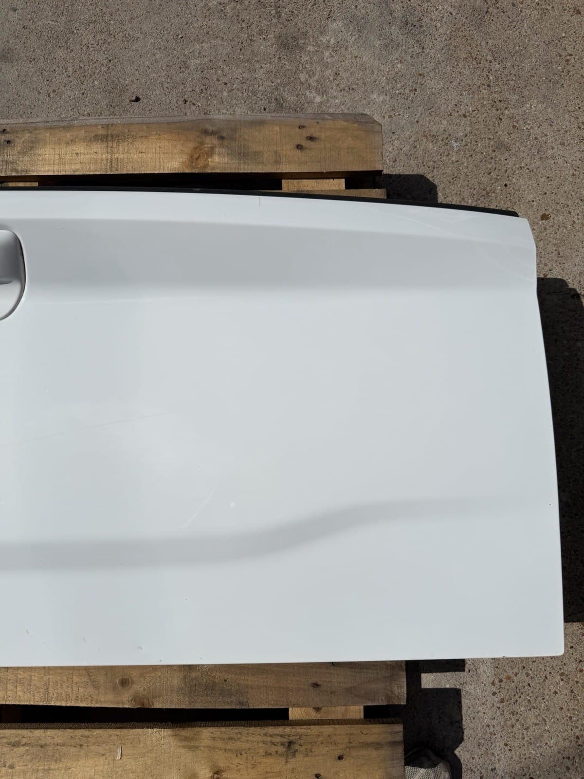Bright White Ram 2500/3500 Tailgate