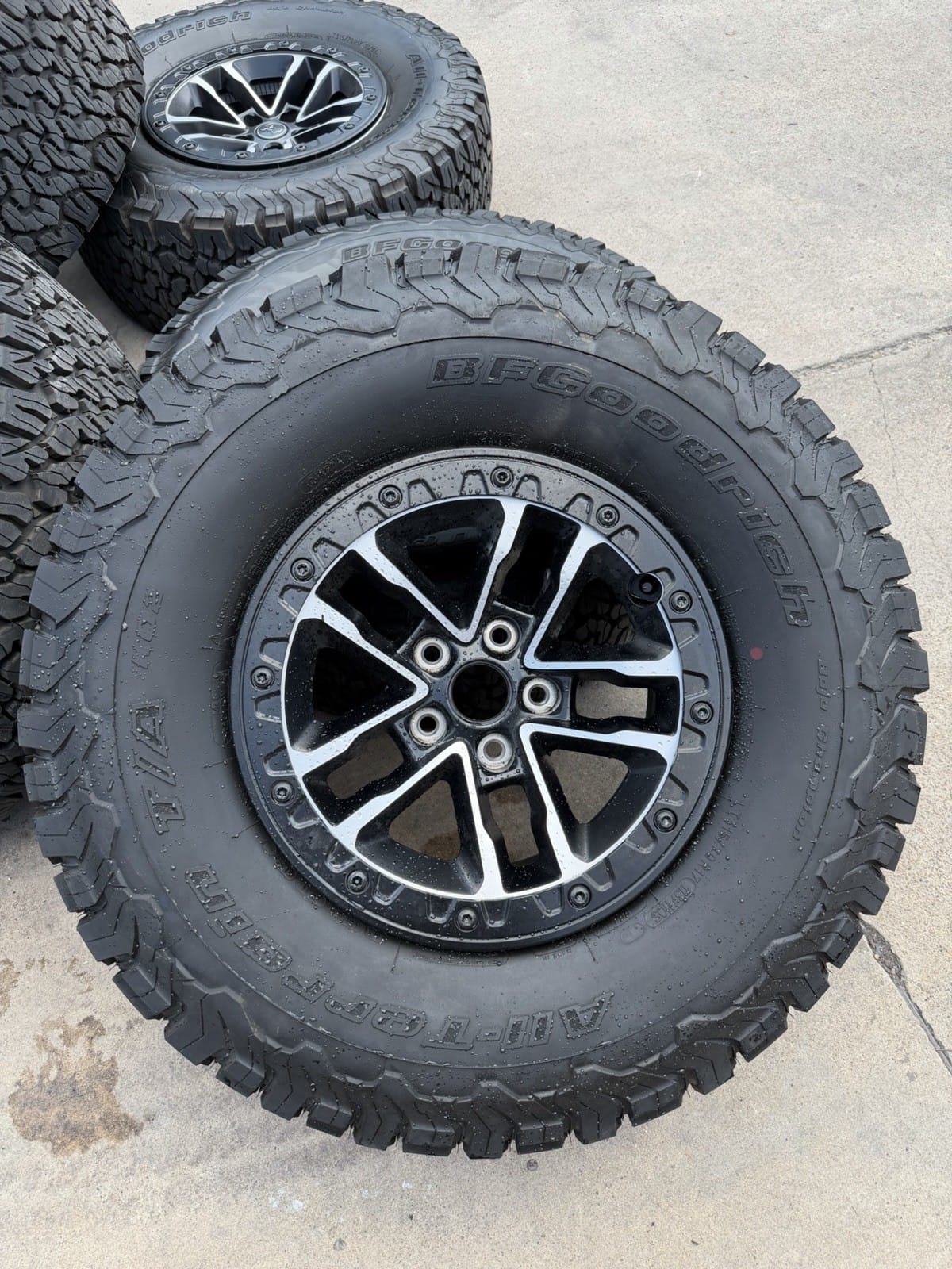 Jeep Wrangler/Gladiator 17" Rubicon 392 Final Edition OEM wheel and tire package at Texas Truck Parts