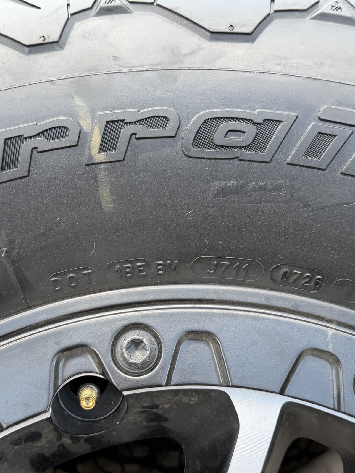 Jeep Wrangler/Gladiator 17" OEM wheels