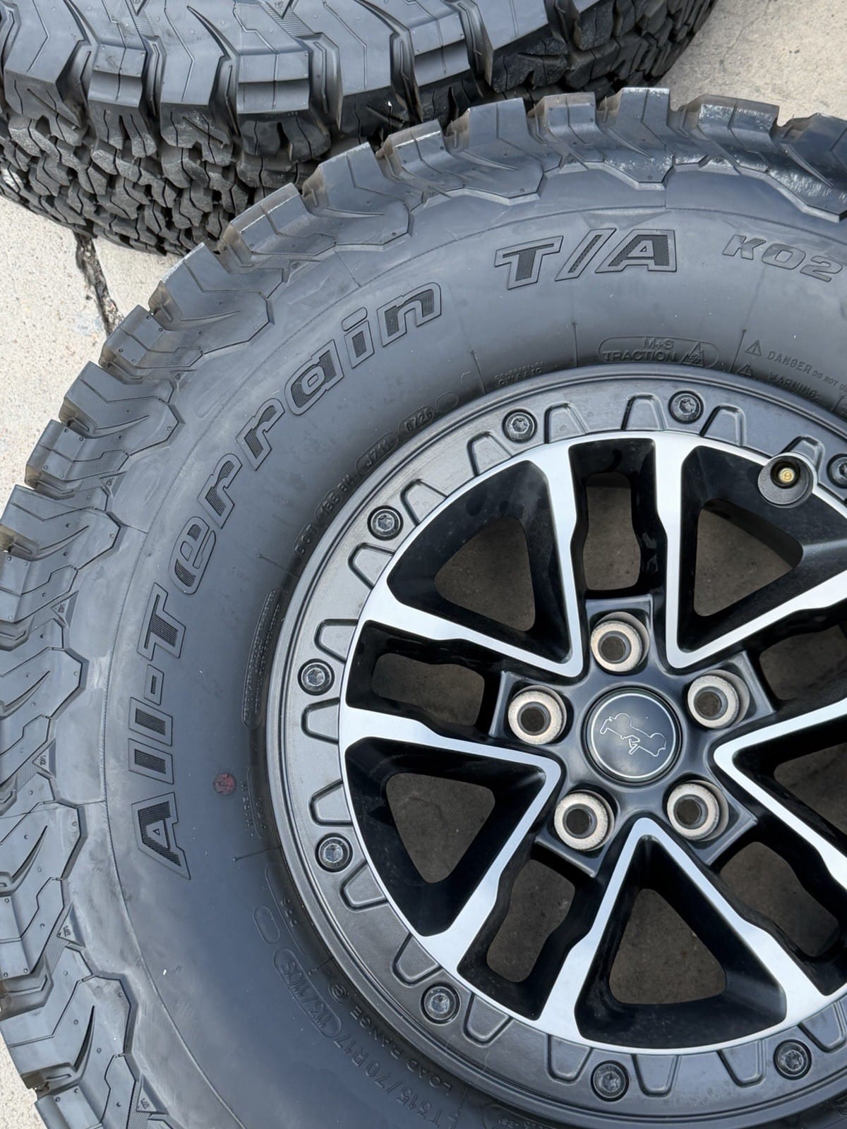 Jeep Wrangler/Gladiator 17" Rubicon 392 Final Edition OEM wheel and tire package