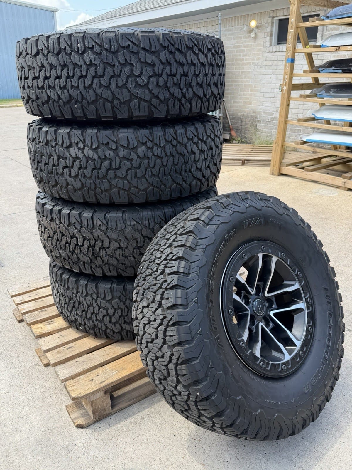 Jeep Wrangler/Gladiator 17" Rubicon 392 Final Edition OEM wheel and tire package