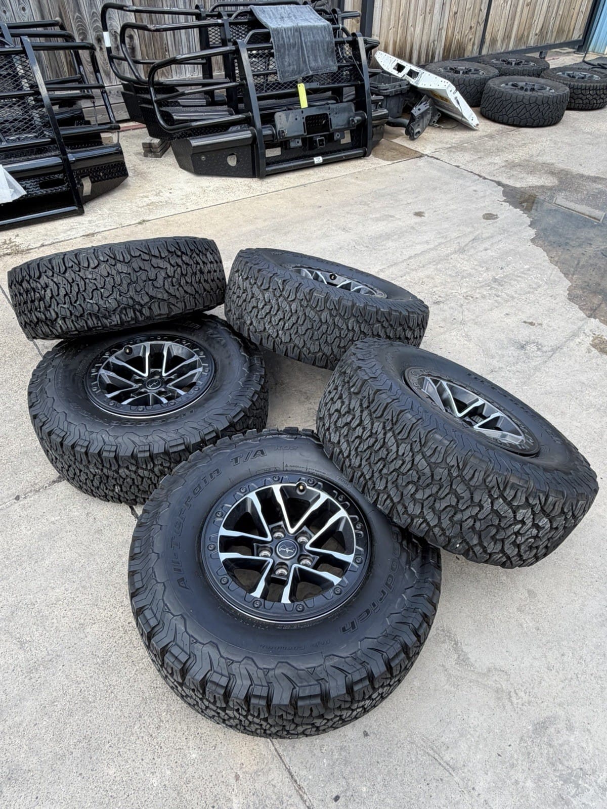BFGoodrich LT315/70R17 tires on Jeep Wrangler/Gladiator wheels