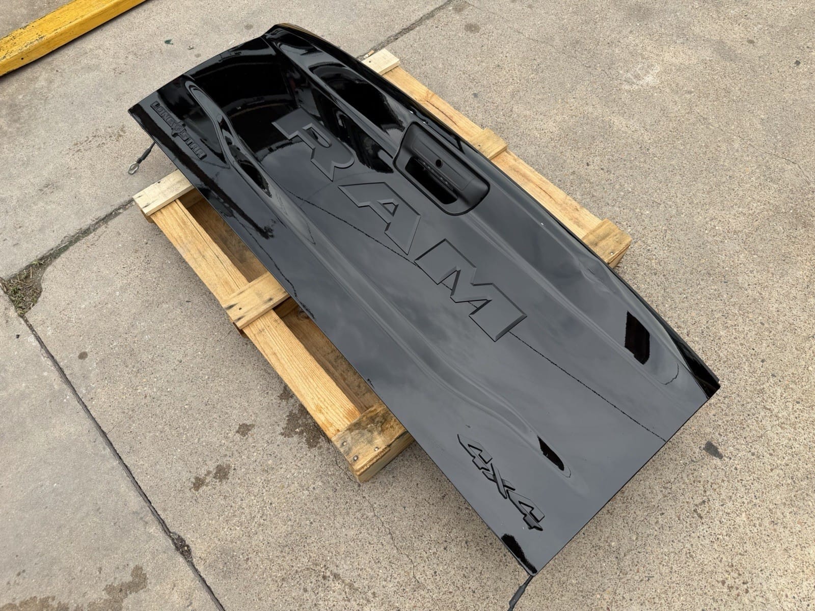 2019-2026 Ram 2500/3500 Diamond Black Tailgate