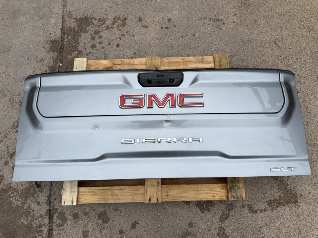2020-2026 GMC 2500/3500 Sterling Metallic Tailgate