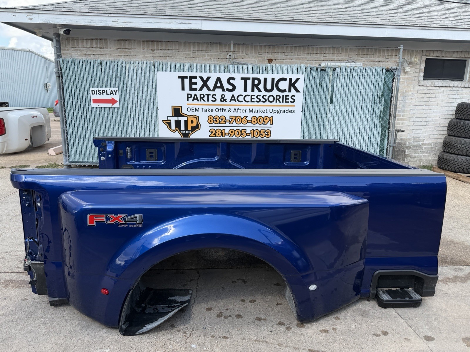 2023-2026 Ford F350/F450 Truck Bed — OEM take-off