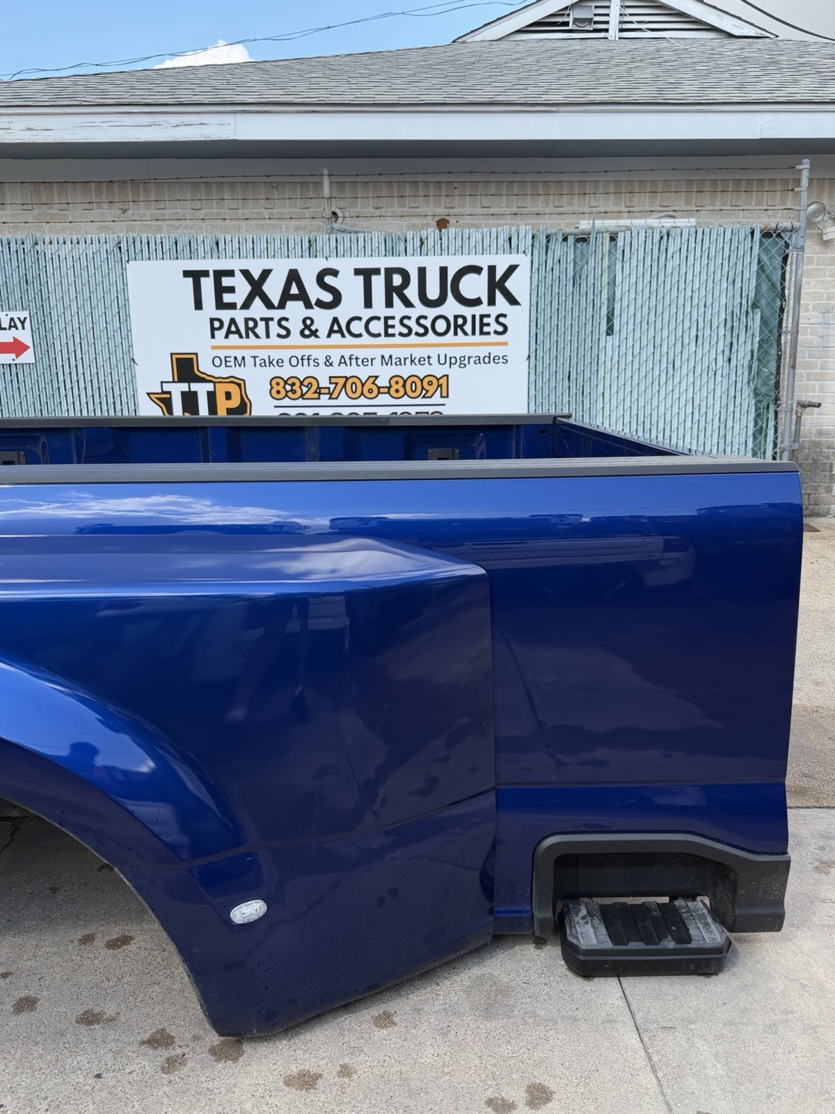 2023-2026 Ford F350/F450 Blue Truck Bed