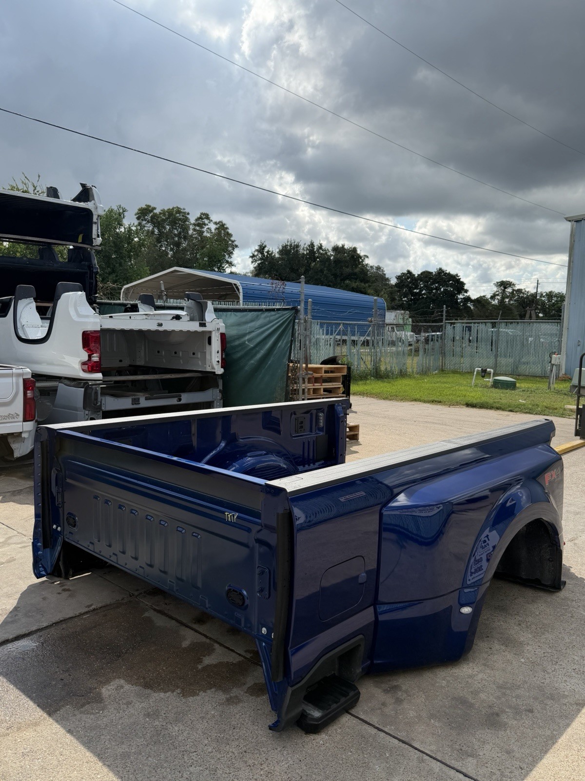 2023-2026 Ford F350/F450 Truck Bed — OEM take-off