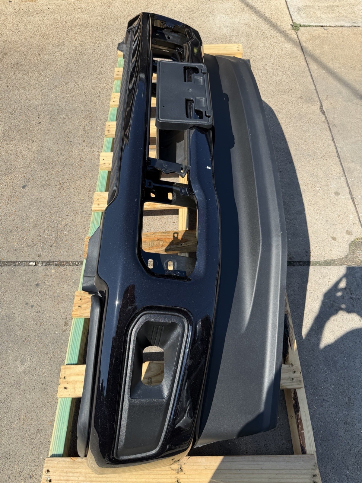 2023-2026 Ford F250/F350 Front Bumper — OEM take-off